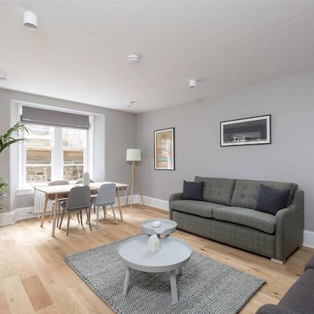 Joivy Luxurious 2Br Home Near Haymarket Station Edimburgo Exterior foto