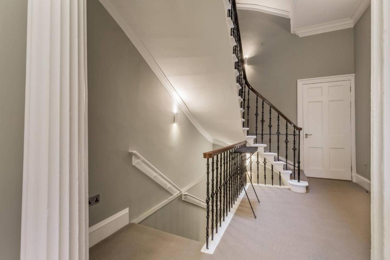 Joivy Luxurious 2Br Home Near Haymarket Station Edimburgo Exterior foto