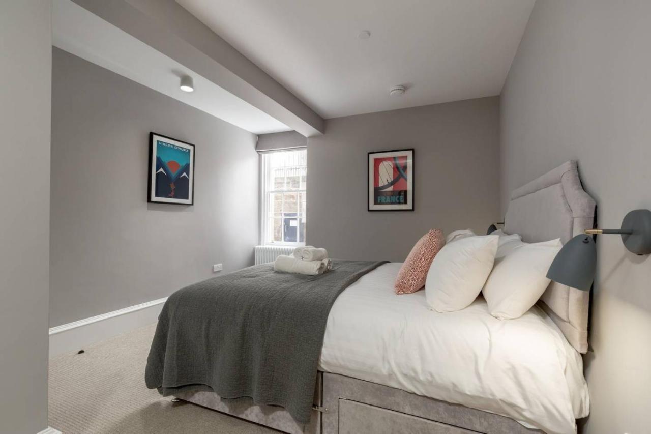 Joivy Luxurious 2Br Home Near Haymarket Station Edimburgo Exterior foto