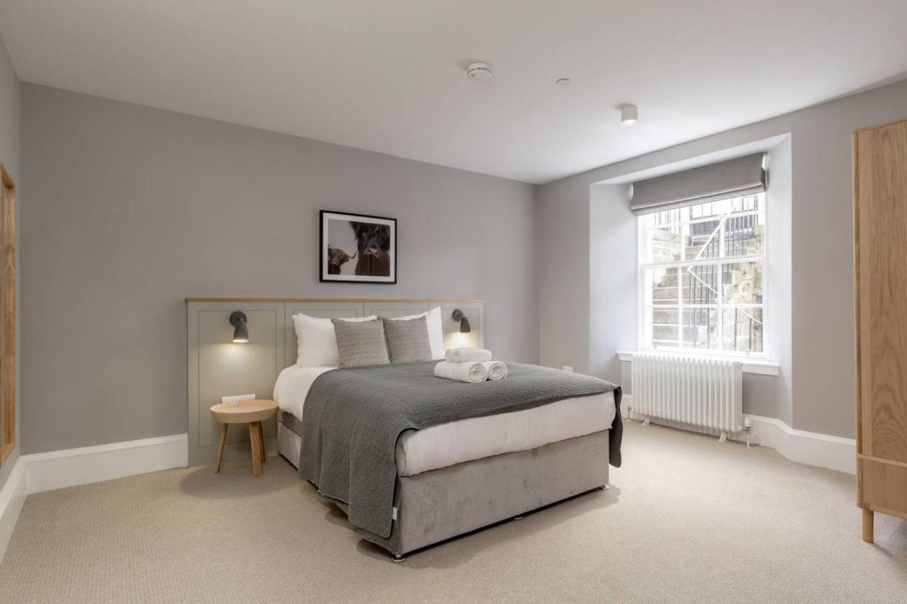Joivy Luxurious 2Br Home Near Haymarket Station Edimburgo Exterior foto