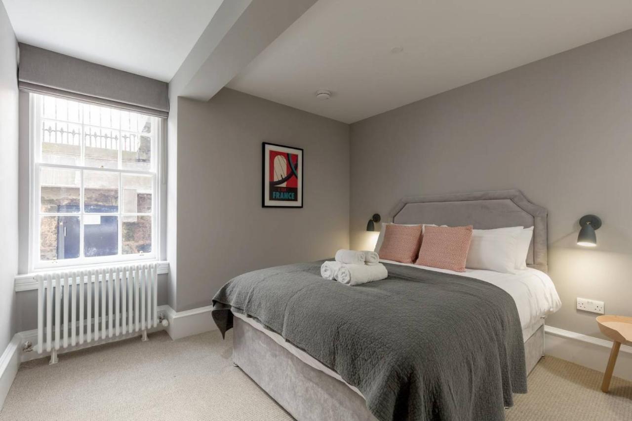 Joivy Luxurious 2Br Home Near Haymarket Station Edimburgo Exterior foto