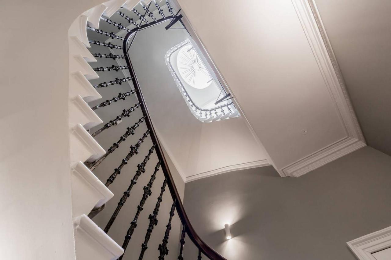 Joivy Luxurious 2Br Home Near Haymarket Station Edimburgo Exterior foto