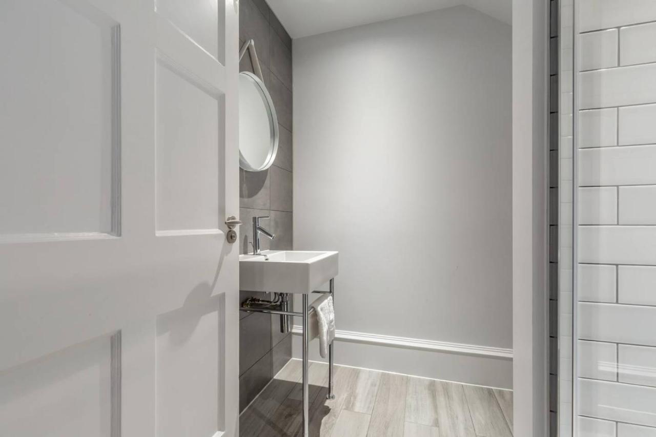 Joivy Luxurious 2Br Home Near Haymarket Station Edimburgo Exterior foto