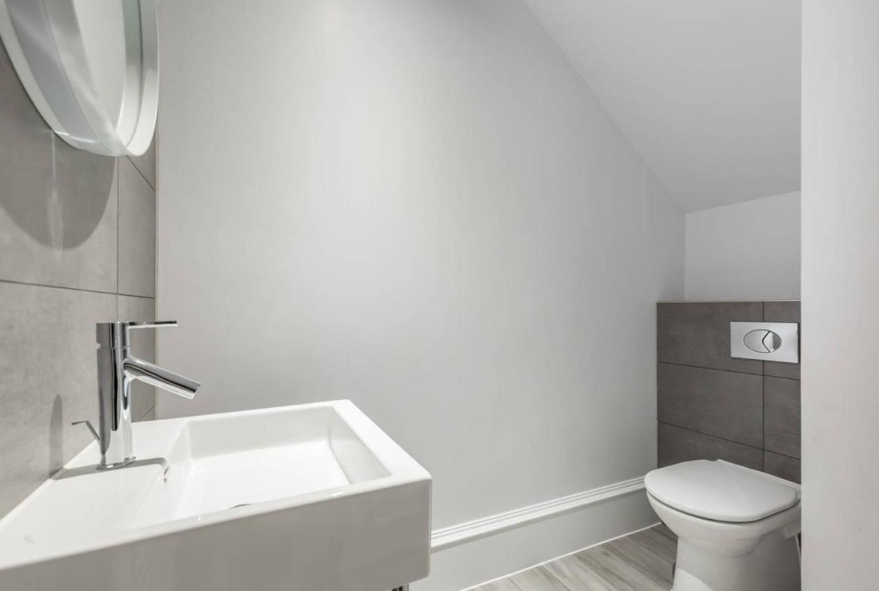 Joivy Luxurious 2Br Home Near Haymarket Station Edimburgo Exterior foto