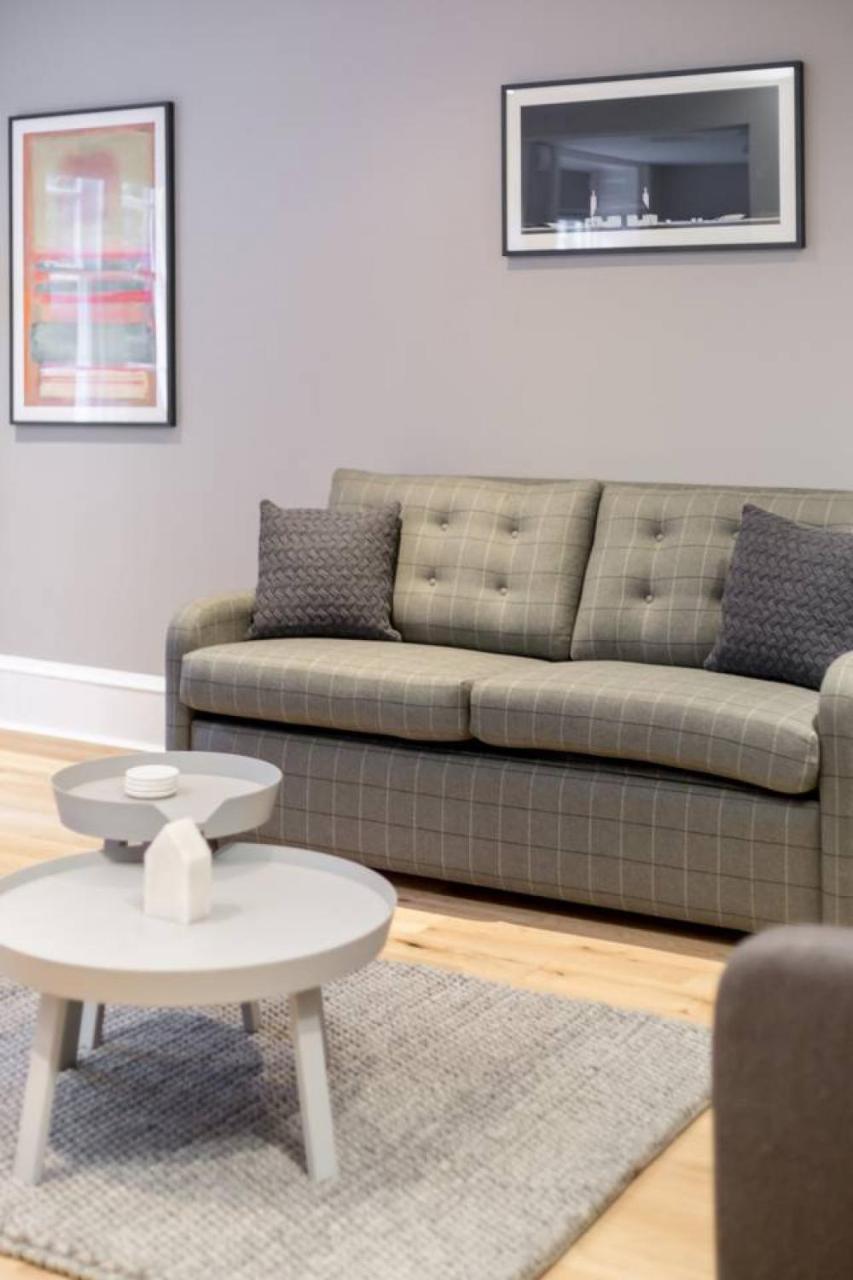 Joivy Luxurious 2Br Home Near Haymarket Station Edimburgo Exterior foto