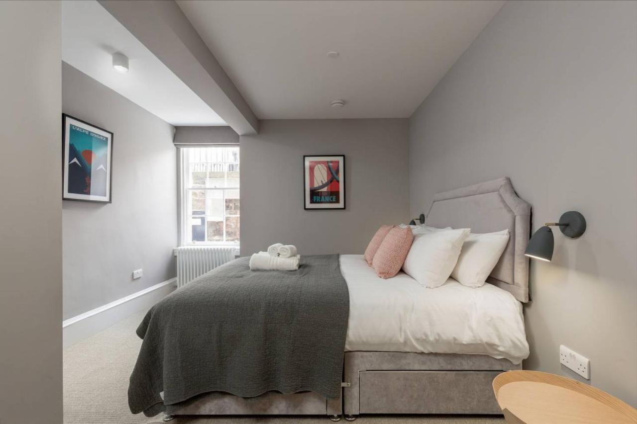 Joivy Luxurious 2Br Home Near Haymarket Station Edimburgo Exterior foto